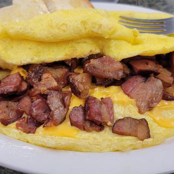 Rivers Edge - Look at all that thick cut bacon in the omelette - Breakfast & Brunch Near Me - Saukville, Wisconsin