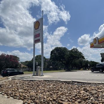 E-Z Mart Stores - Shell runs the pumps. - Convenience Stores Near Me - San Antonio, Texas E-Z Mart Stores - Shell runs the pumps. - Convenience Stores Near Me - San Antonio, Texas