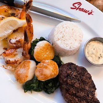 Shaw's Crab House - The Club Room Combination - Seafood Near Me - Chicago, Illinois Shaw's Crab House - The Club Room Combination - Seafood Near Me - Chicago, Illinois