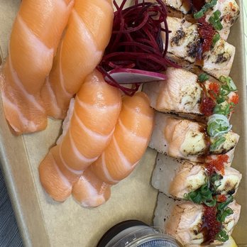 The Katsu and Salmon - Salmon oishi sushi and salmon nigiri lunch set - Japanese Near Me - Toronto, Ontario The Katsu and Salmon - Salmon oishi sushi and salmon nigiri lunch set - Japanese Near Me - Toronto, Ontario