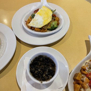 Wild Eggs - Farmer's Market Skillet with Black Beans on the side - Breakfast & Brunch Near Me - Louisville, Kentucky