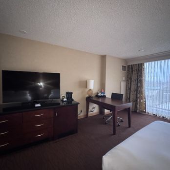 Hilton Orange County/Costa Mesa - Hotels Near Me - Costa Mesa, California