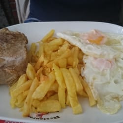Casa Paco Maestre - Huevos con patatas y lomo