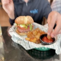 Hoppy - The Hoppy burger, no cheese.