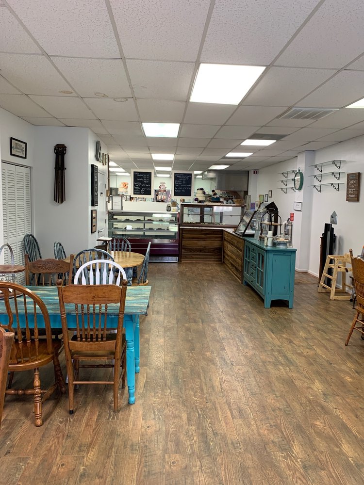 CAKES AND MOORE BAKERY 29 Photos & 14 Reviews 2112 Blvd, Colonial