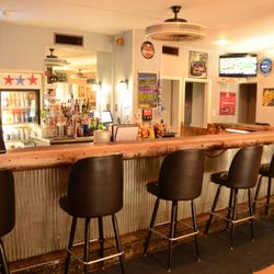 Benny's Bar & Grill