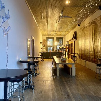 Bar Bacetto - the interior of a restaurant - Cocktail Bars Near Me - Waitsburg, Washington