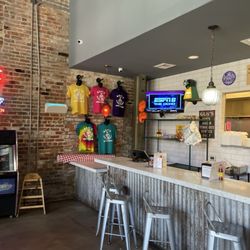 Gus's World Famous Fried Chicken - Comfortable