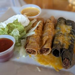 Chicken taquitos (flautas)