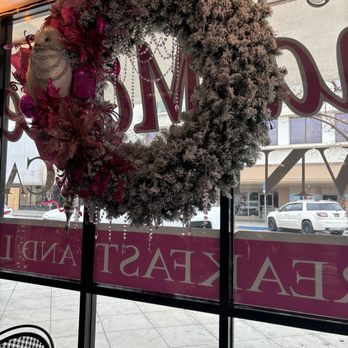 Tina Marie's - Cute Xmas decor - American Near Me - Bakersfield, California Tina Marie's - Cute Xmas decor - American Near Me - Bakersfield, California