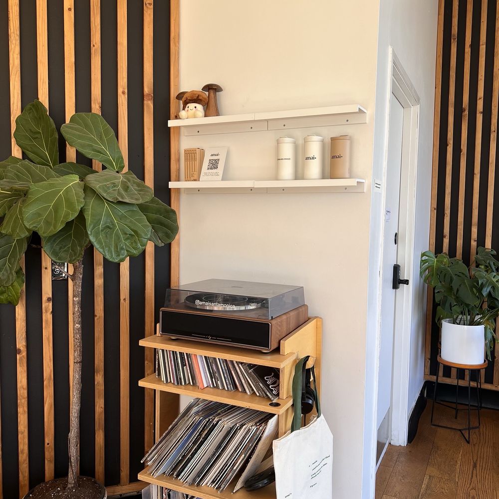 Amai Coffee - Coffee & Tea Near Me - Santa Monica, California