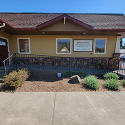 Elmenhurst Chiropractic - Front entrance