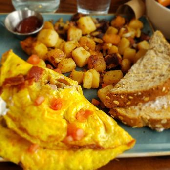 First Watch - The works omelette breakfast - Breakfast & Brunch Near Me - Greendale, Wisconsin