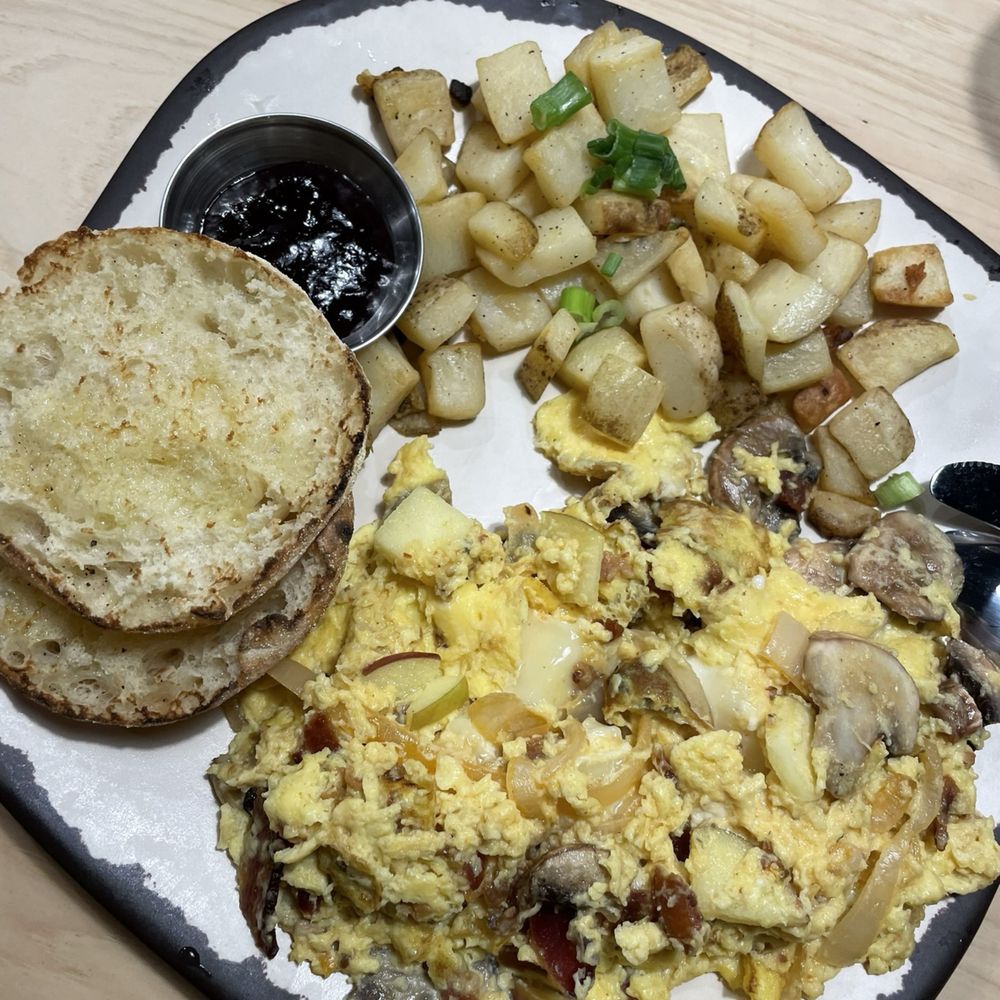 Egg Harbor Cafe - Seasonal scrambler - Breakfast & Brunch Near Me - Evanston, Illinois Egg Harbor Cafe - Seasonal scrambler - Breakfast & Brunch Near Me - Evanston, Illinois