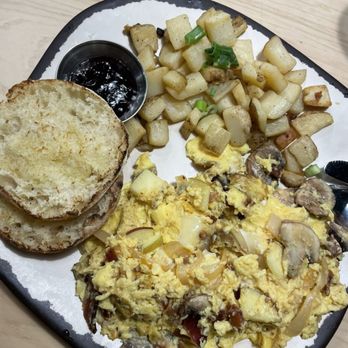 Egg Harbor Cafe - Seasonal scrambler - Breakfast & Brunch Near Me - Evanston, Illinois