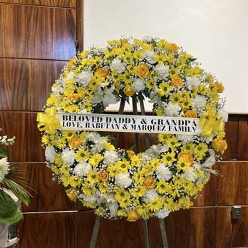 The Flower Impressions - Flower Wreath. - Florists Near Me - Honolulu, Hawaii The Flower Impressions - Flower Wreath. - Florists Near Me - Honolulu, Hawaii