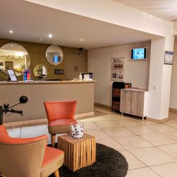 Best Western Hôtel Gap - Front Desk and Lobby Area at BW Hotel Gap