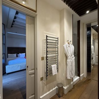 Do - Room 21 - Hotels Near Me - Barcelona, B