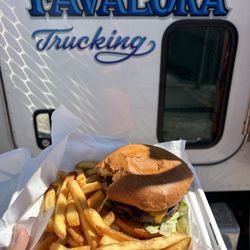 Delta Sports Bar and Grill - Cheeseburger