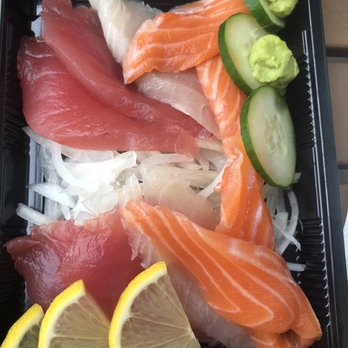 Hawaii Sushi - Fresh, but worth $23? (By the way the white stuff under there is not daikon but onions). - Japanese Near Me - Honolulu, Hawaii
