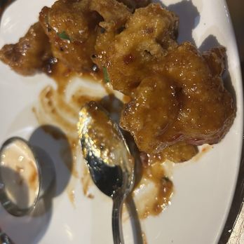 Burtons Grill & Bar - General Tso cauliflower! As you can see i was enjoying this!! - New American Near Me - Alexandria, Virginia Burtons Grill & Bar - General Tso cauliflower! As you can see i was enjoying this!! - New American Near Me - Alexandria, Virginia