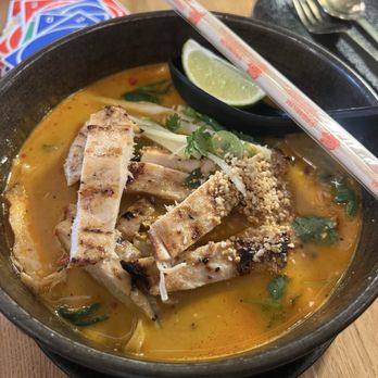 Dok Khao Thai Eatery - Bamee gang - Thai Near Me - Chevy Chase, Maryland