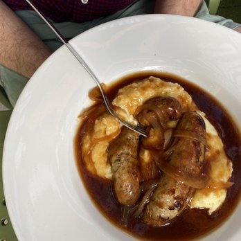 The Hairy Lemon - Bangers and mash - Irish Pub Near Me - Dublin, D The Hairy Lemon - Bangers and mash - Irish Pub Near Me - Dublin, D