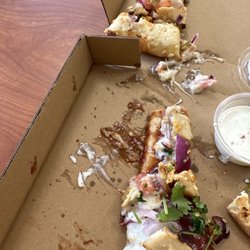 Rancho Steve's Pizza - Chicken and barbecue white sauce.
