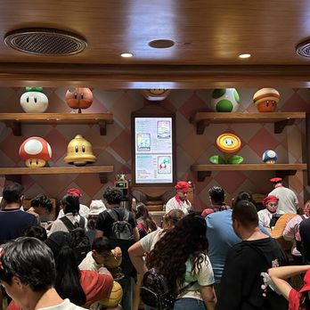 Toadstool Cafe - Long long long lines- reservations extremely recommended - Cafes Near Me - Universal City, California