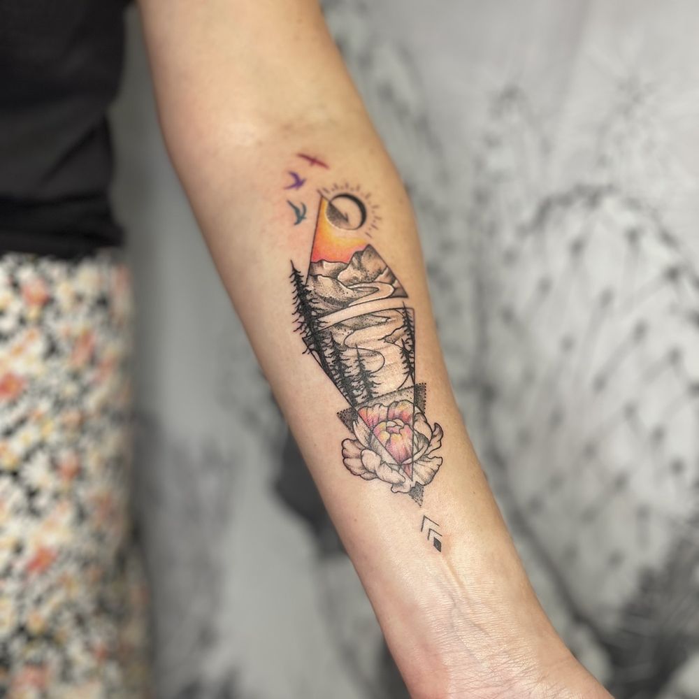 Nation's Burly Chefs Announce Plans To Cover Their Meaty Hands In Tattoos -  The Onion, image size:1000x1000