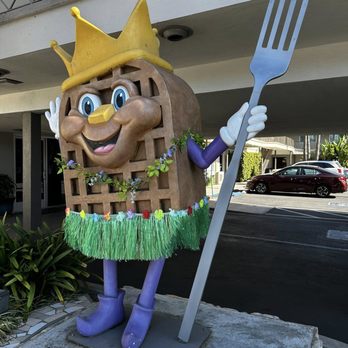 Kings Inn San Diego - Sir Waffalot - San Diego, CA