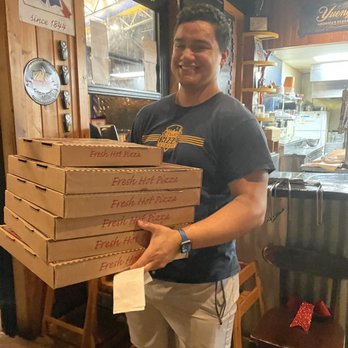 Dave's Pizza Garage - Tons of pizza hitting the door...great staff was happy to help. - Pizza Near Me - Tallahassee, Florida