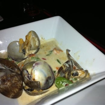 Maile's Thai Bistro - Drunken clams ... Sorry I already ate most of them :) - Thai Near Me - Honolulu, Hawaii