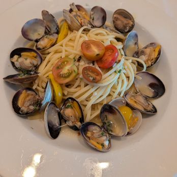 Rosmarino - Linguini and Clams - Wine Bars Near Me - San Ramon, California Rosmarino - Linguini and Clams - Wine Bars Near Me - San Ramon, California