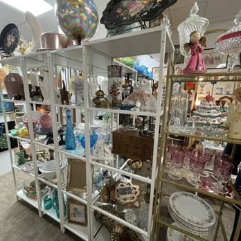 Nostalgia Vintage & Things - Antiques Near Me - Lake Elmo, Minnesota Nostalgia Vintage & Things - Antiques Near Me - Lake Elmo, Minnesota
