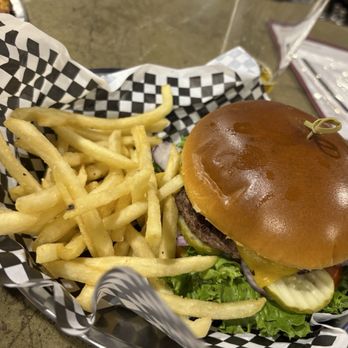 Grand Canyon Brewing & Distillery - Canyon burger - Brewpubs Near Me - Page, Arizona Grand Canyon Brewing & Distillery - Canyon burger - Brewpubs Near Me - Page, Arizona