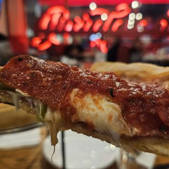 Giordano's - Slice of the classic - Pizza Near Me - Chicago, Illinois Giordano's - Slice of the classic - Pizza Near Me - Chicago, Illinois
