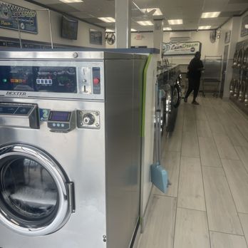 LaunDream Laundry - Clean machines - Laundromat Near Me - Placentia, California