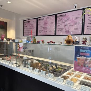 Pokemoto - Counter and menu - Hawaiian Near Me - Middletown, Connecticut Pokemoto - Counter and menu - Hawaiian Near Me - Middletown, Connecticut