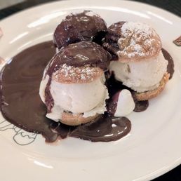 Profiteroles