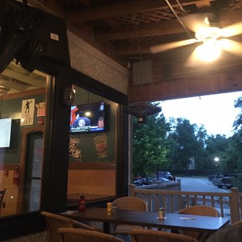 Brody's Bar & Grill - Seating outside - American Near Me - Beaufort, South Carolina
