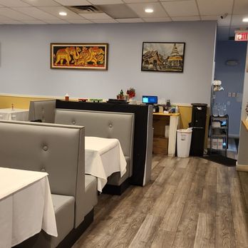 Xang Thai & Sushi - Seating, there's a few more rows - Thai Near Me - Grayslake, Illinois Xang Thai & Sushi - Seating, there's a few more rows - Thai Near Me - Grayslake, Illinois