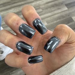 M & T Nails