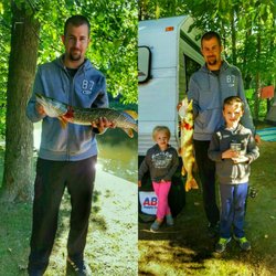 The Old Log Resort - Good fishing!