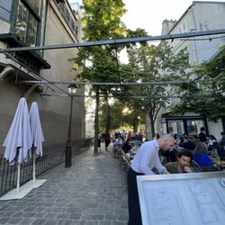 Chez Plumeau - Outside dining, to the right in the photo
