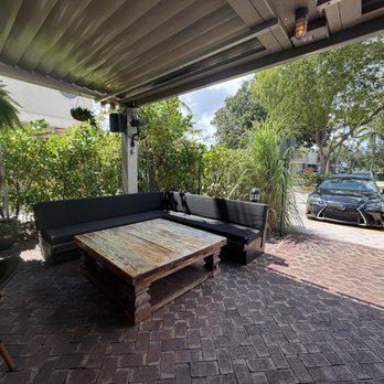 Living Green Cafe - Outdoor dining - Juice Bars & Smoothies Near Me - Boca Raton, Florida Living Green Cafe - Outdoor dining - Juice Bars & Smoothies Near Me - Boca Raton, Florida