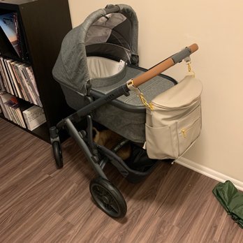 Kids 'N Kribs - Uppababy Vista in Greyson. Yes, my cat has already claimed it as his own. - Baby Gear & Furniture Near Me - Devon, Pennsylvania