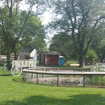 Prairie Farm - Zoos Near Me - Champaign, Illinois