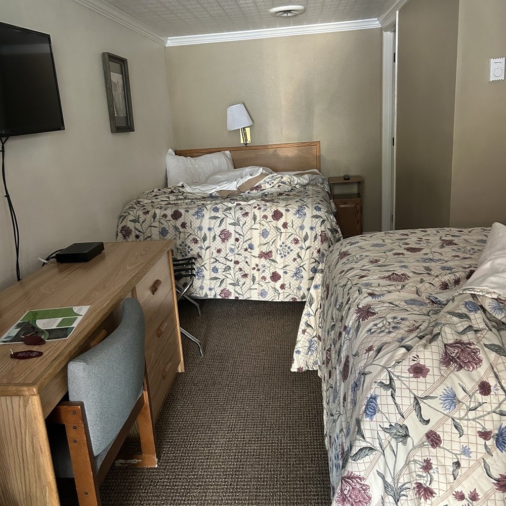 Greybull Motel - Two queen bed room - Hotels Near Me - Greybull, Wyoming Greybull Motel - Two queen bed room - Hotels Near Me - Greybull, Wyoming