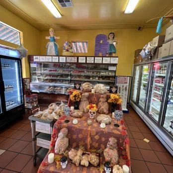 Iniguez Bakery & Deli - Pan dulce - Bakeries Near Me - Los Banos, California Iniguez Bakery & Deli - Pan dulce - Bakeries Near Me - Los Banos, California